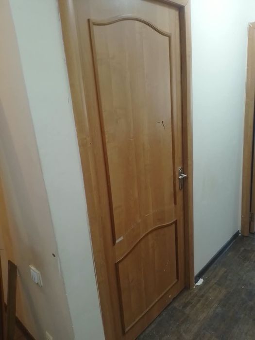 Продается двери и люстра, Раквина и ванна