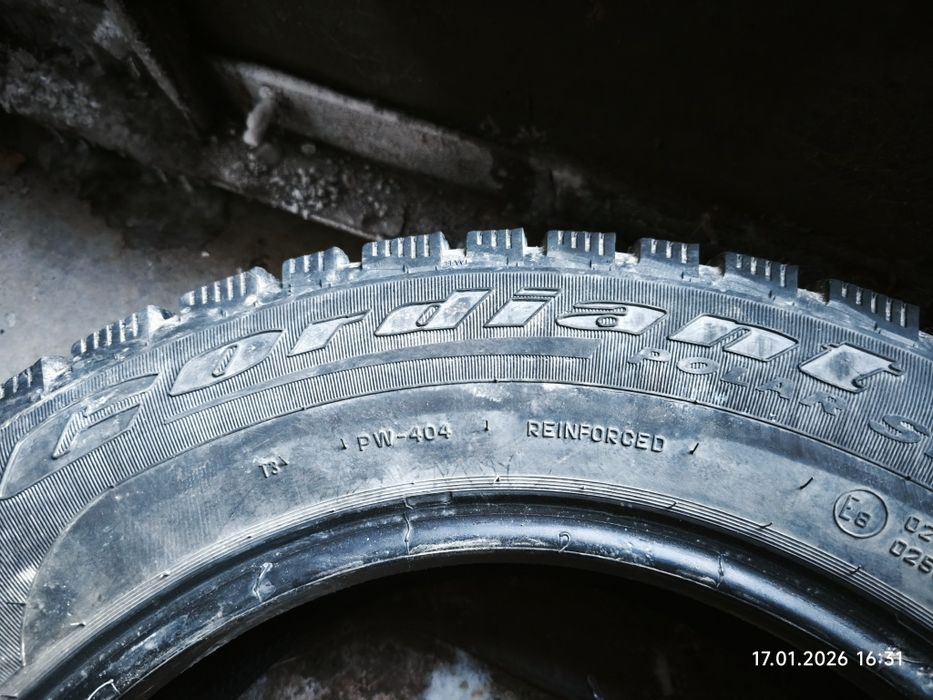 Шины 215 65 R16 две штуки