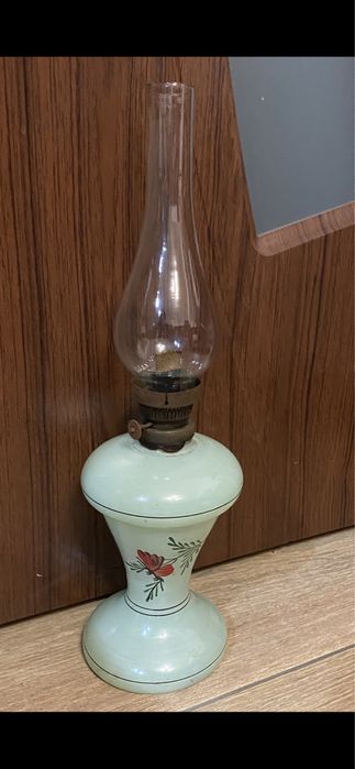 Lampă veche pe gaz .Aplică cameră copii .