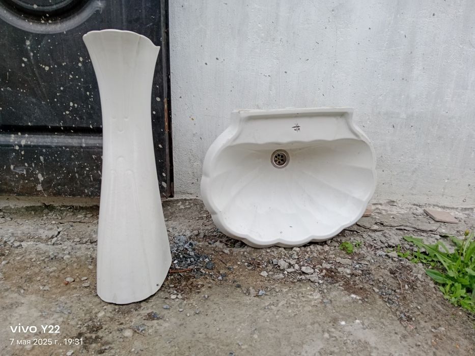 Раковина с пьедесталом