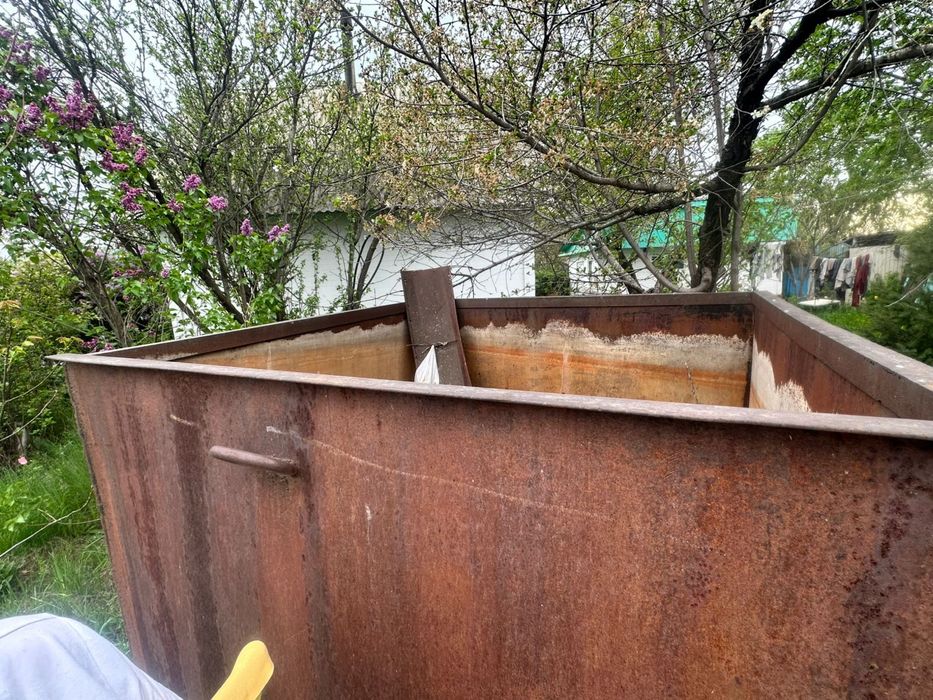 Продам в нормальном состоянии емкость для воды