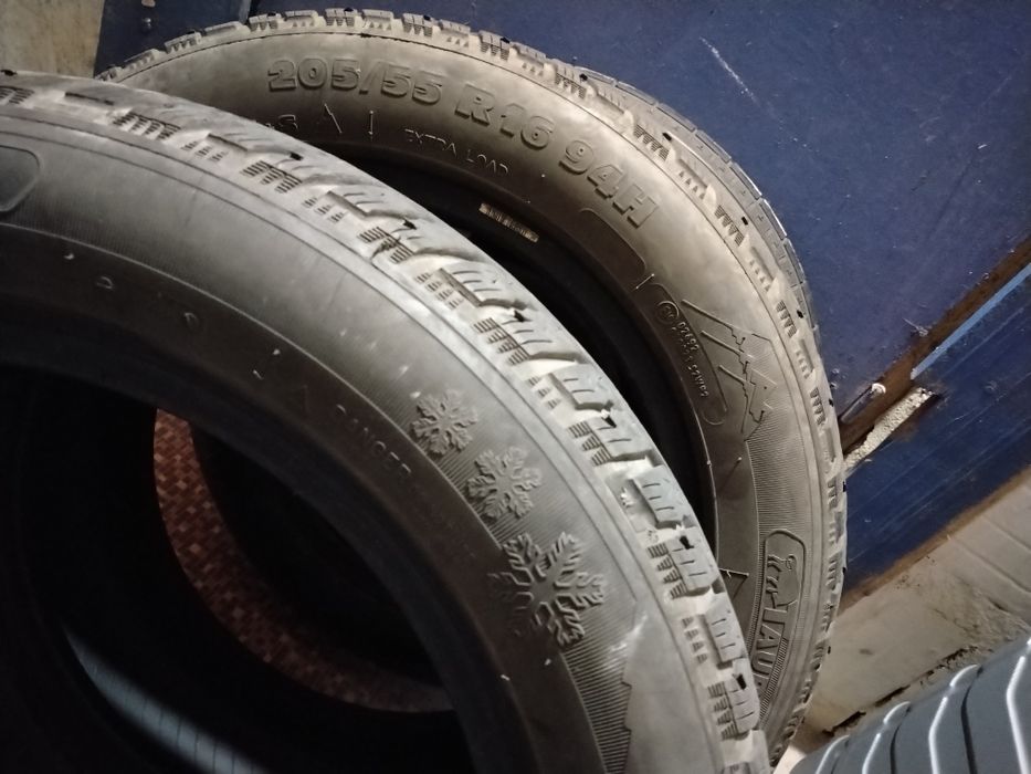 Vând 2 anvelope Taurus