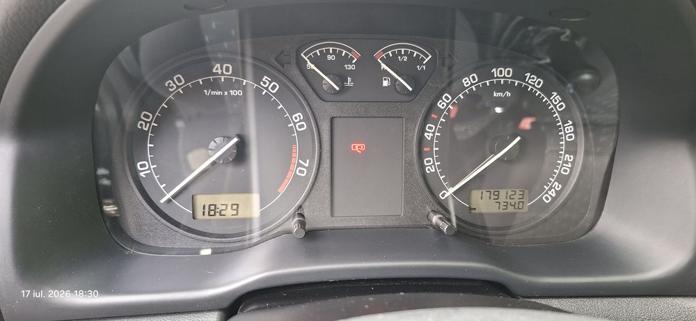 Skoda Tour  1.6 benzină