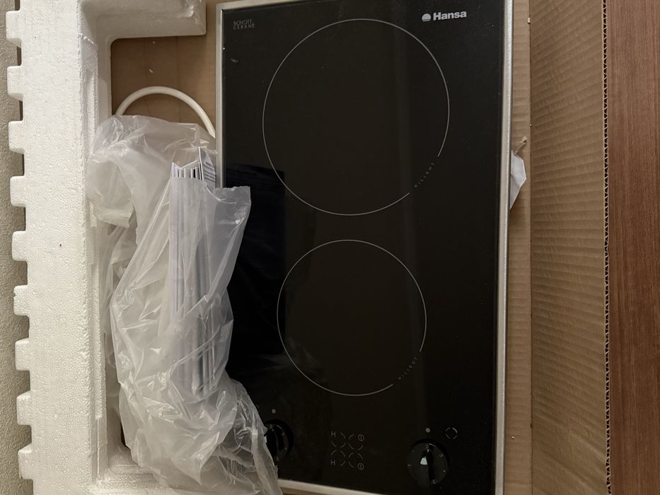 Встроенная плита от Hansa