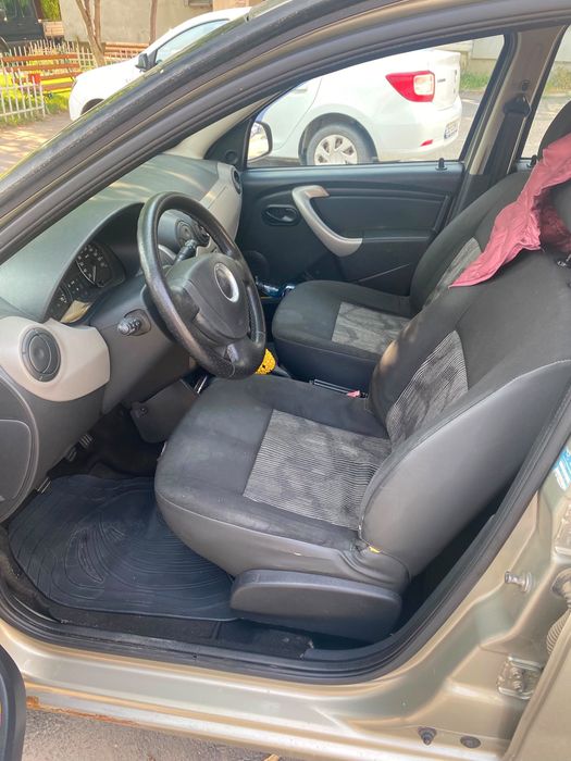 Ofer spre vanzare Dacia sandero