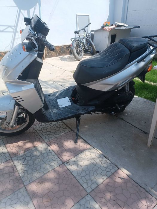 Скутер Daelim 50 кубовый