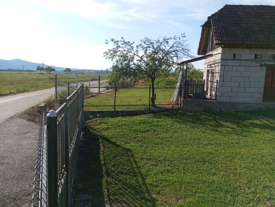 Vând casă de vacanță în loc Hălmăgel