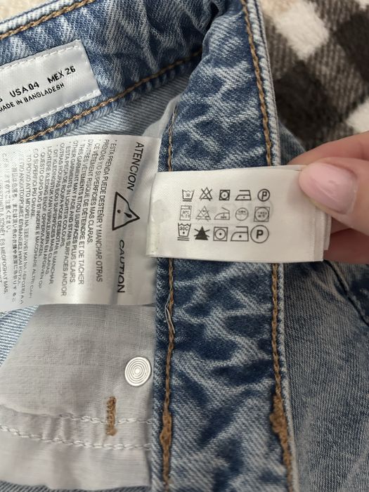 Blugi Bershka, ca noi