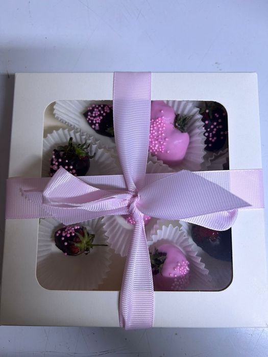 Клубника в шоколаде в Каскелене