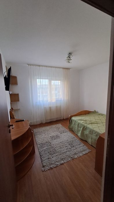 Închiriez apartament ultracentral lângă magazin Parang