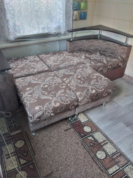 Срочно продам.  Диван угловой бу