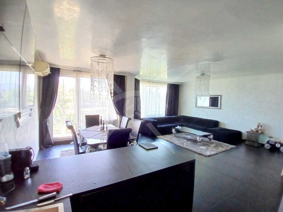 Продава се Тристаен апартамент в Пловдив, Център - 127 кв.м за 2756 €/кв.м - Снимка #1