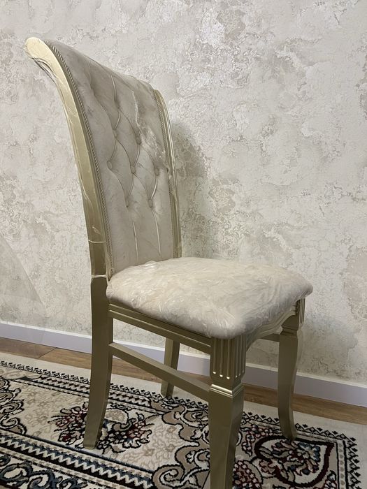 Stol va stullar uy uchun