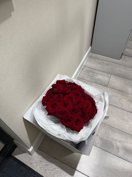 Букет цветов красные розы  25 шт