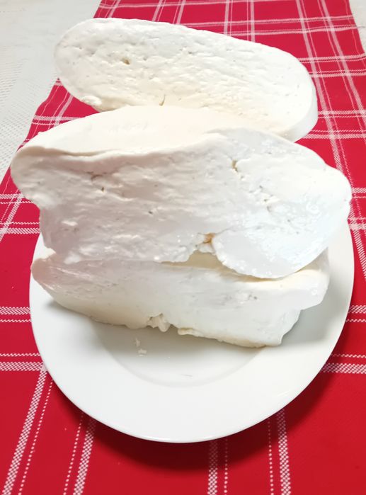 Vând brânză și cas de capra bio