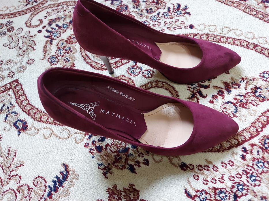 Замшевые бордовые туфли