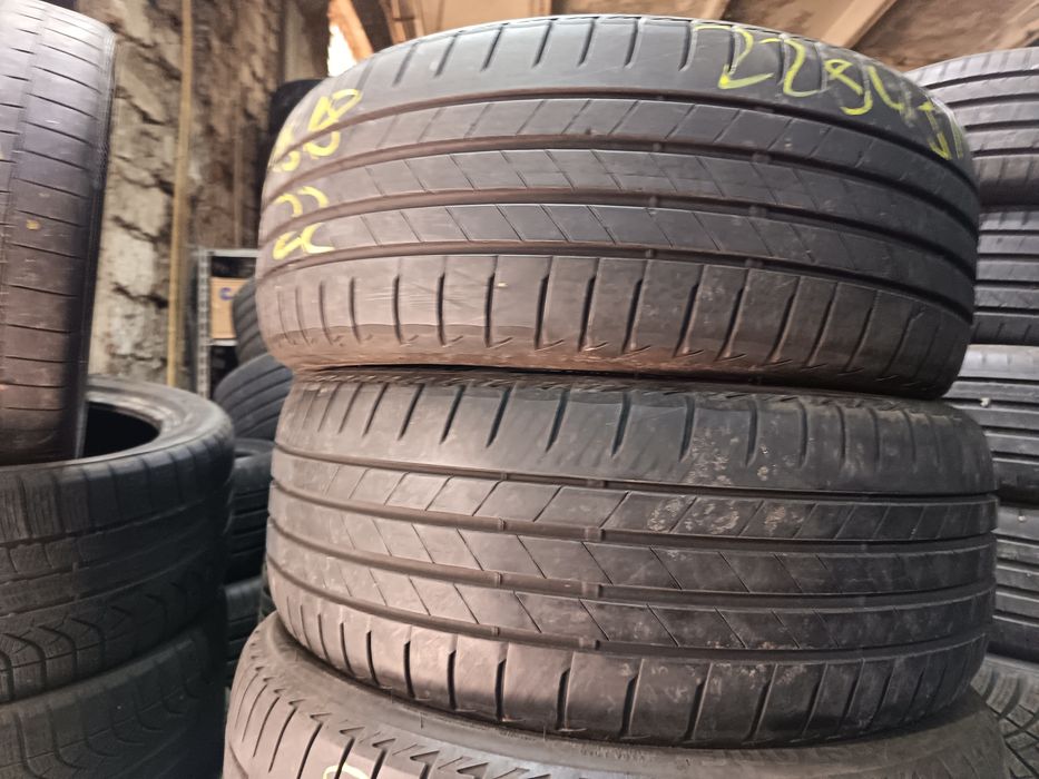 Anvelope vara 225 45 18 și 255 40 18 Bridgestone 2022 6-7mm