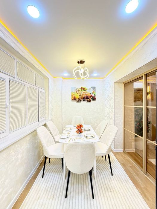 Чиланзар 9.  1в2ком/1этаж. Балкон 2х6.   42м2