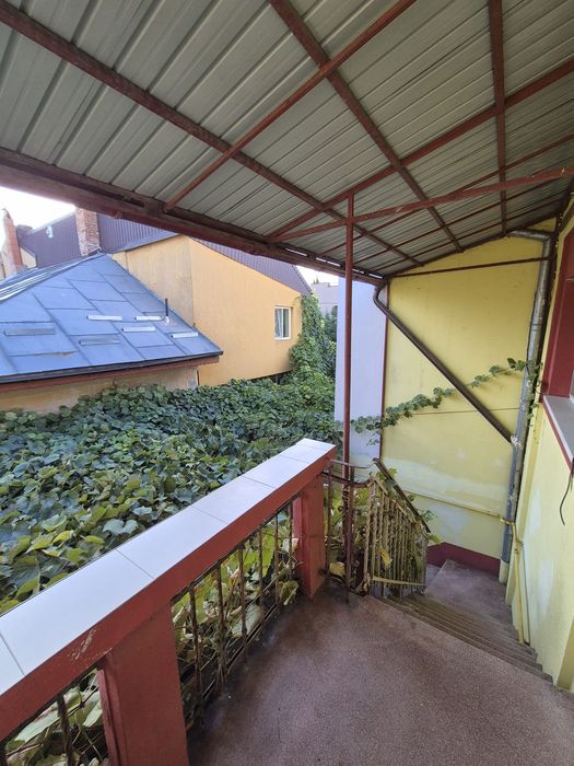 Casa cu 100 mp teren la numai 300 metri de parcul Carol