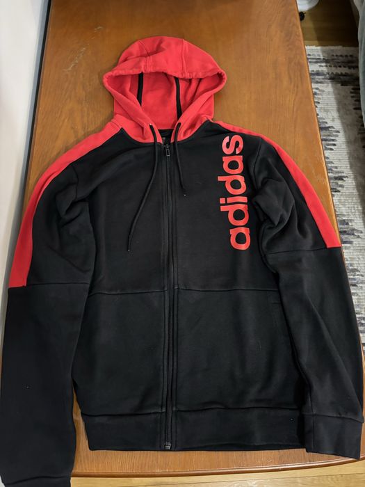 Суичър на адидас