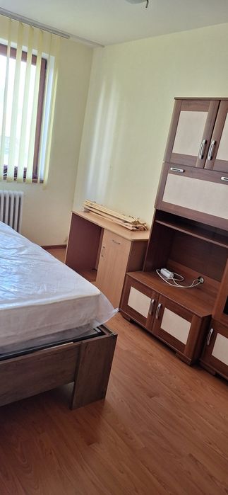 Inchiriez apartament 3 camere, zona Spitalul Judetean