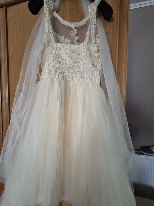 Vand rochie de seara