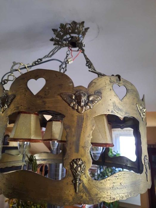 candelabru tip medieval din alama groasa suspendat pe patru lanturi