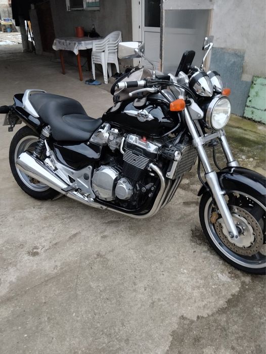 Honda x4 1300 an2001