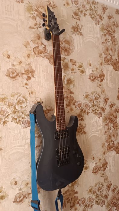 Продам гитару Cort KX100