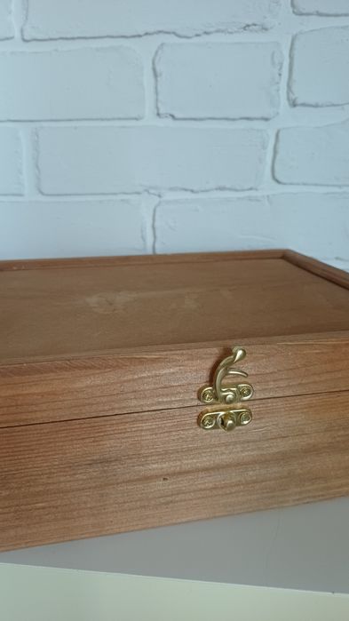 Шкатулка из дерева ручной работы.