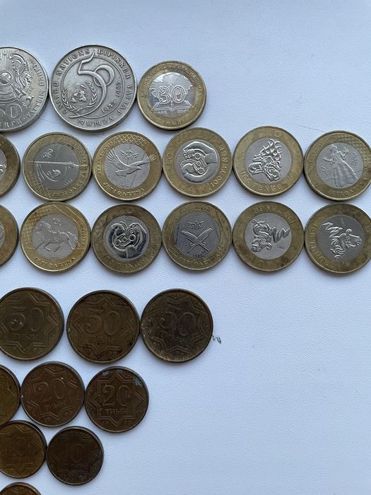 Продам юбилейные монеты. .