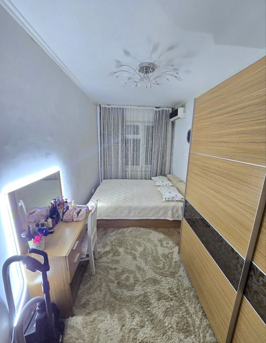 Ттз-2 Продается квартира 2в3/3/4 балкон 15х6 ор-р:Школа 248 Ширинбозор