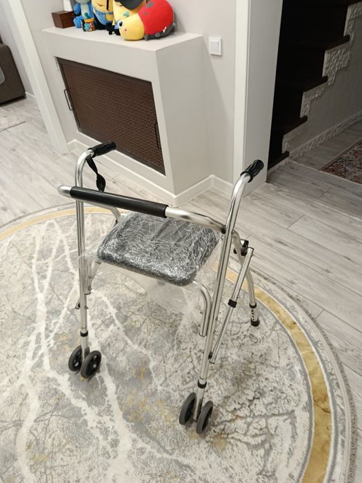 Ходунки для взрослых.