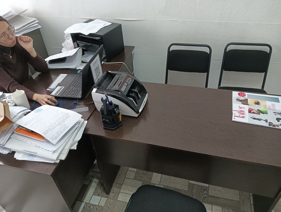 Офисный стол в отличном состоянии