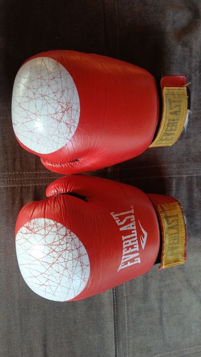 Боксёрские перчатки