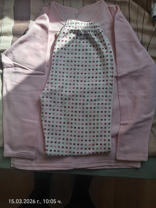 Продавам пижама номер 44