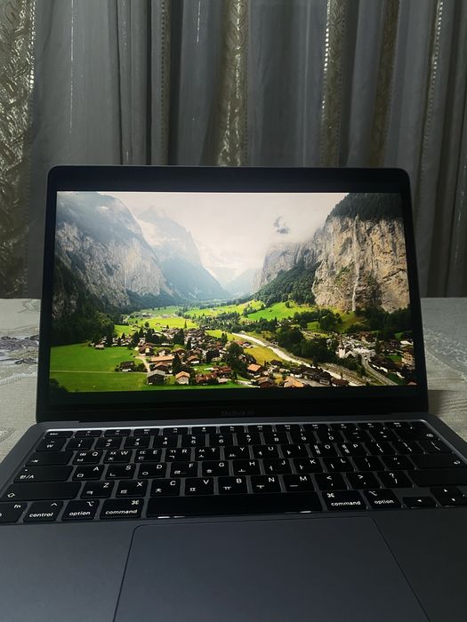 Apple/ Macbook M1 Air