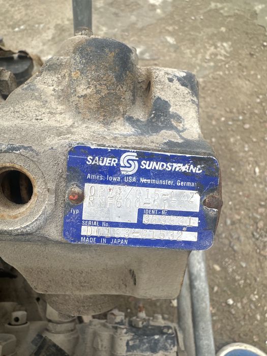 Продается гидронасос в сборе от асфальтоукладчика dynapac