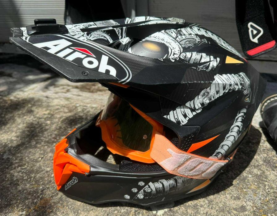 Каска AIROH за ендуро крос мотор мото мотокрос мекица планинско колело