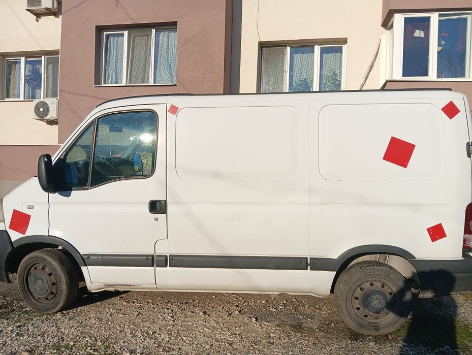 Продавам Опел Мовано