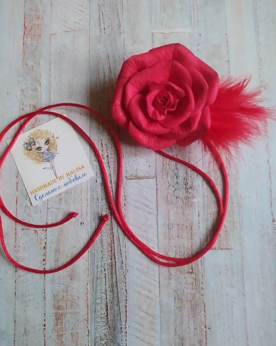 Чокер с розой в стиле гетсби.