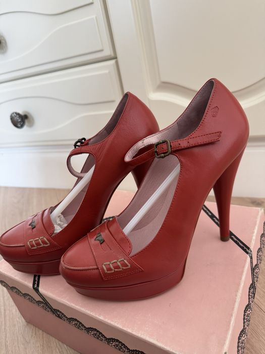 Дамски обувки на ток Fornarina – естествена кожа,нови