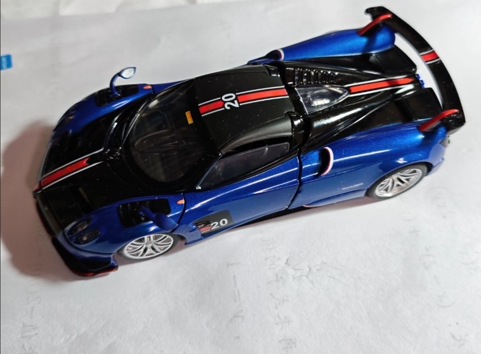 Temirli o'yinchoq mashina PAGANI HUAYRA