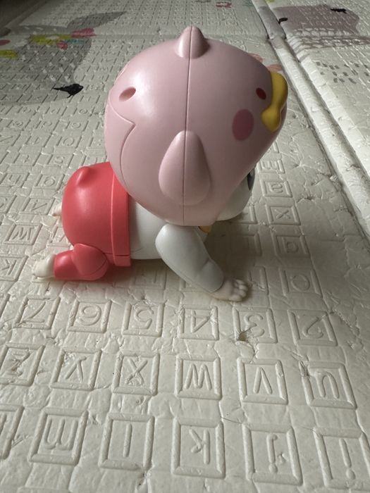 Пълзящо бебе играчка