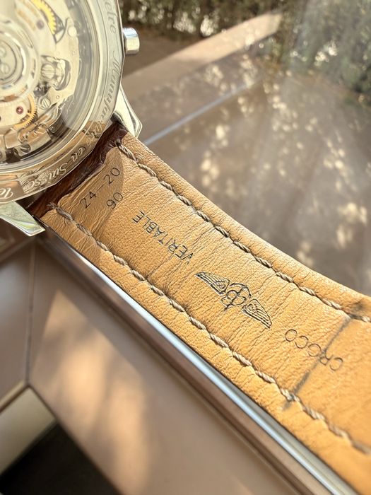 Breitling Navitimer 46 mm bezel rose gold 18 k inhouse B01