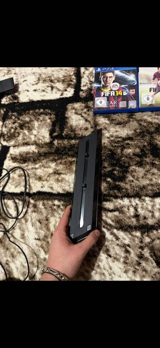 Vând sau schimb Ps4 perfectă stare de funcționare