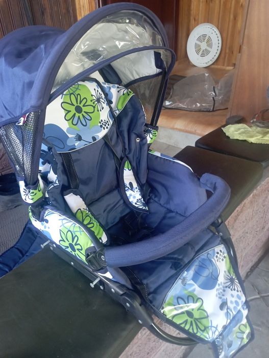 Детская коляска три модификации на одном шасси