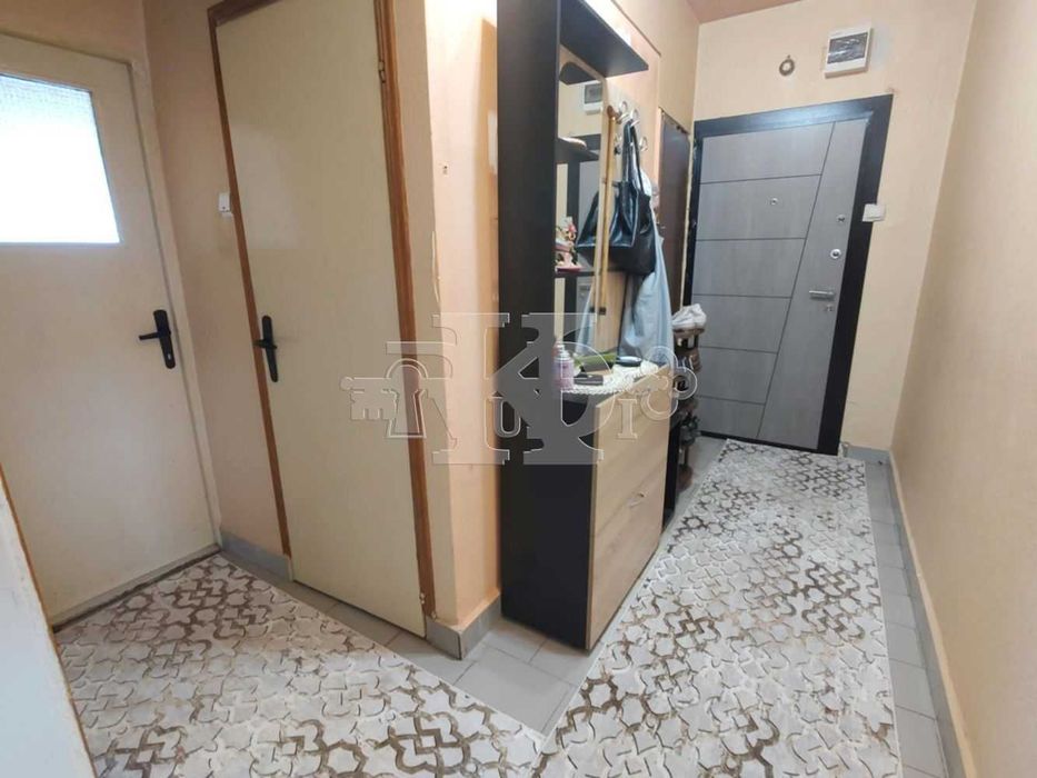 Продава се Тристаен апартамент в Добрич, ЖП Гара - 89 кв.м за 831 €/кв.м - Снимка #9