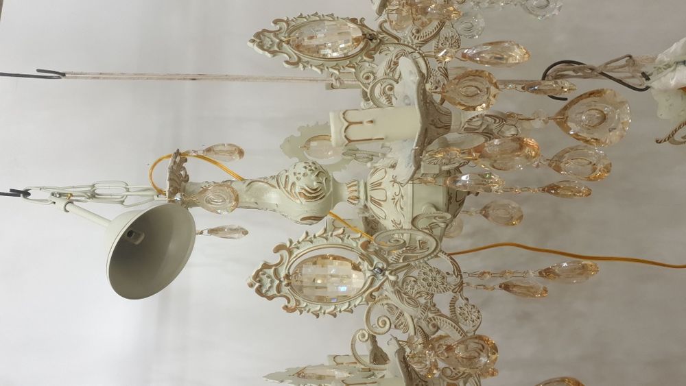 Продам люстру