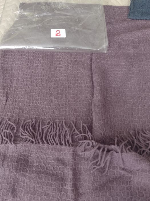 Елегантни зимни,меки и топли шалове чисто нови